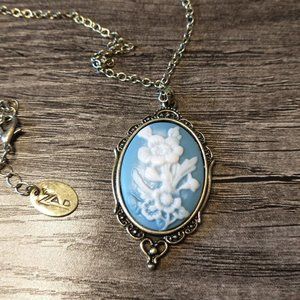 Modcloth Making a Cameo Pendant Necklace